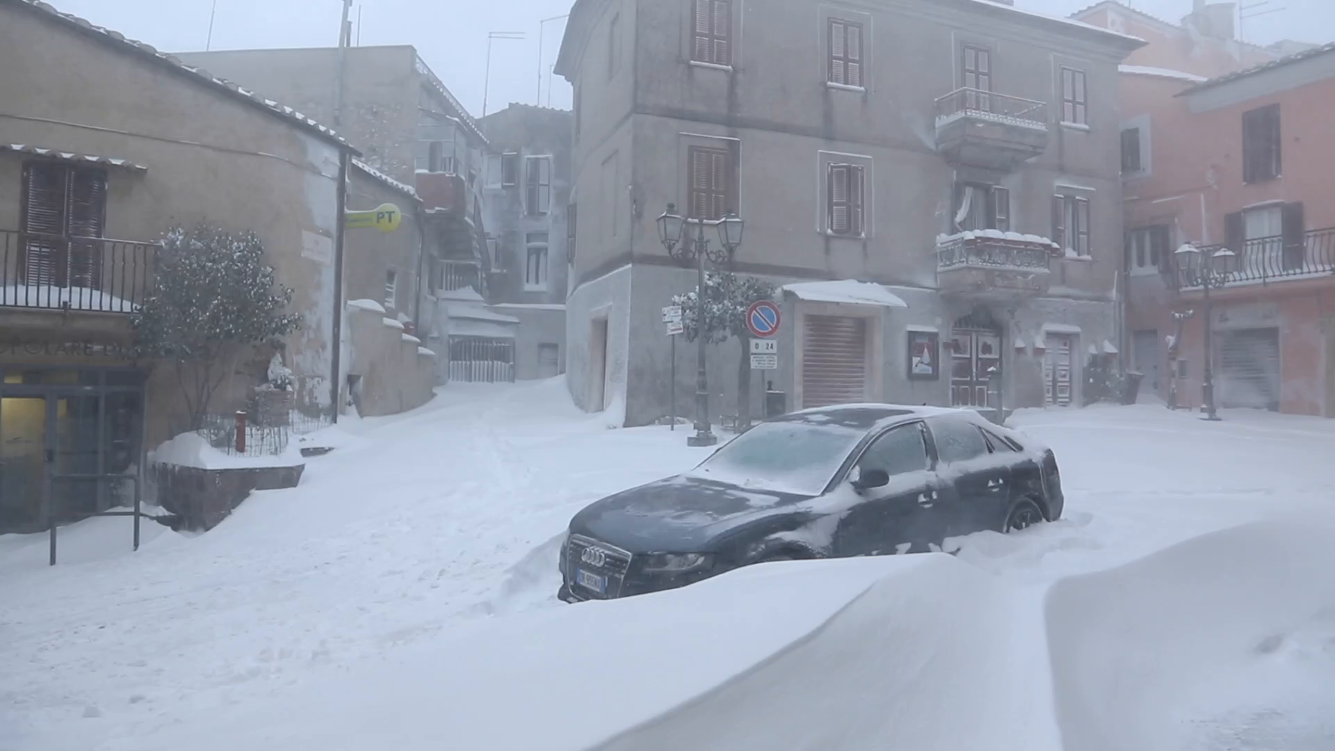 Grande nevicata a Roma Sant'Oreste bloccato